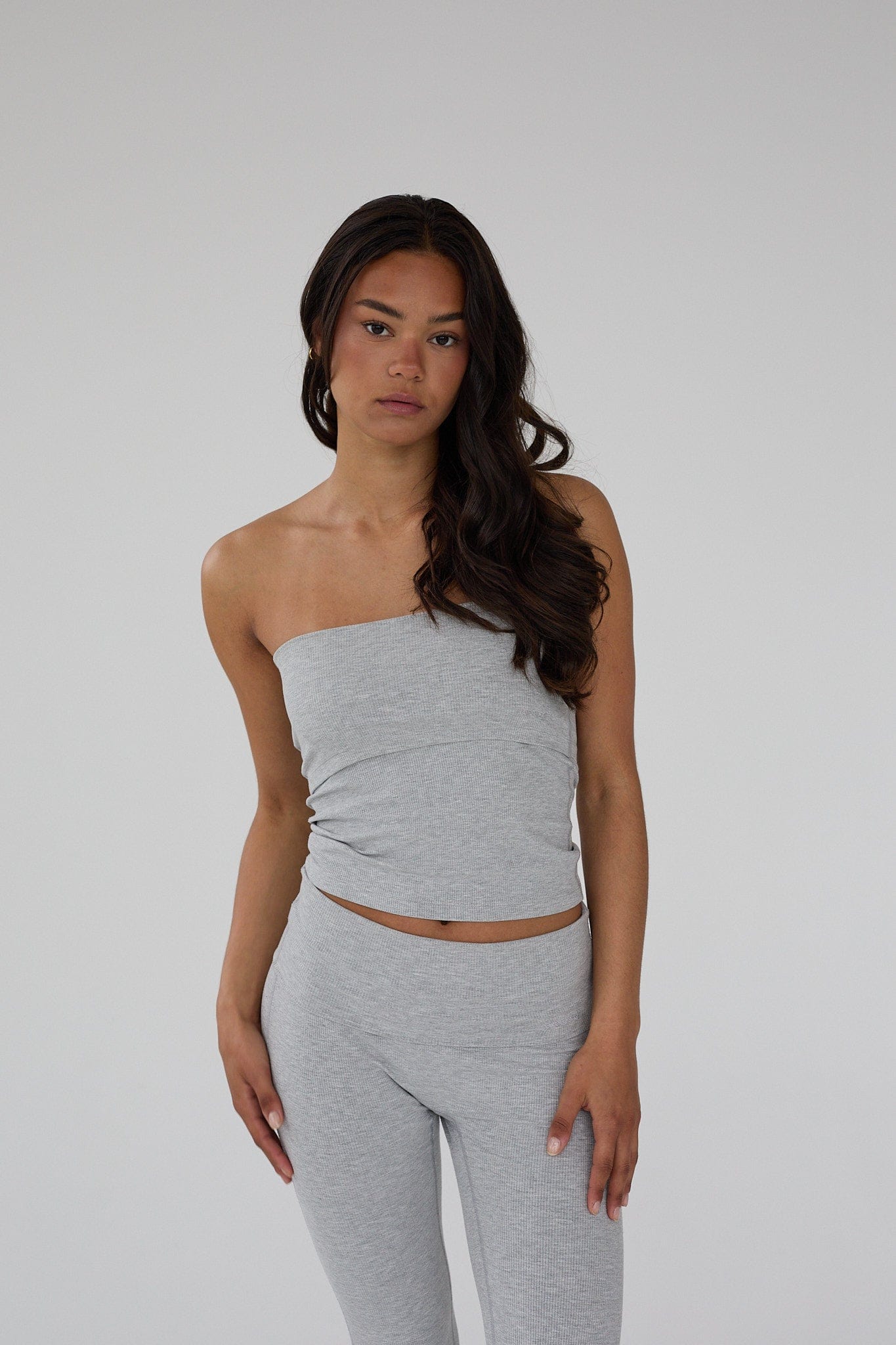 tope作家◯tube tope グレージュ Rib Tube Top - Grey Melange | Exercere